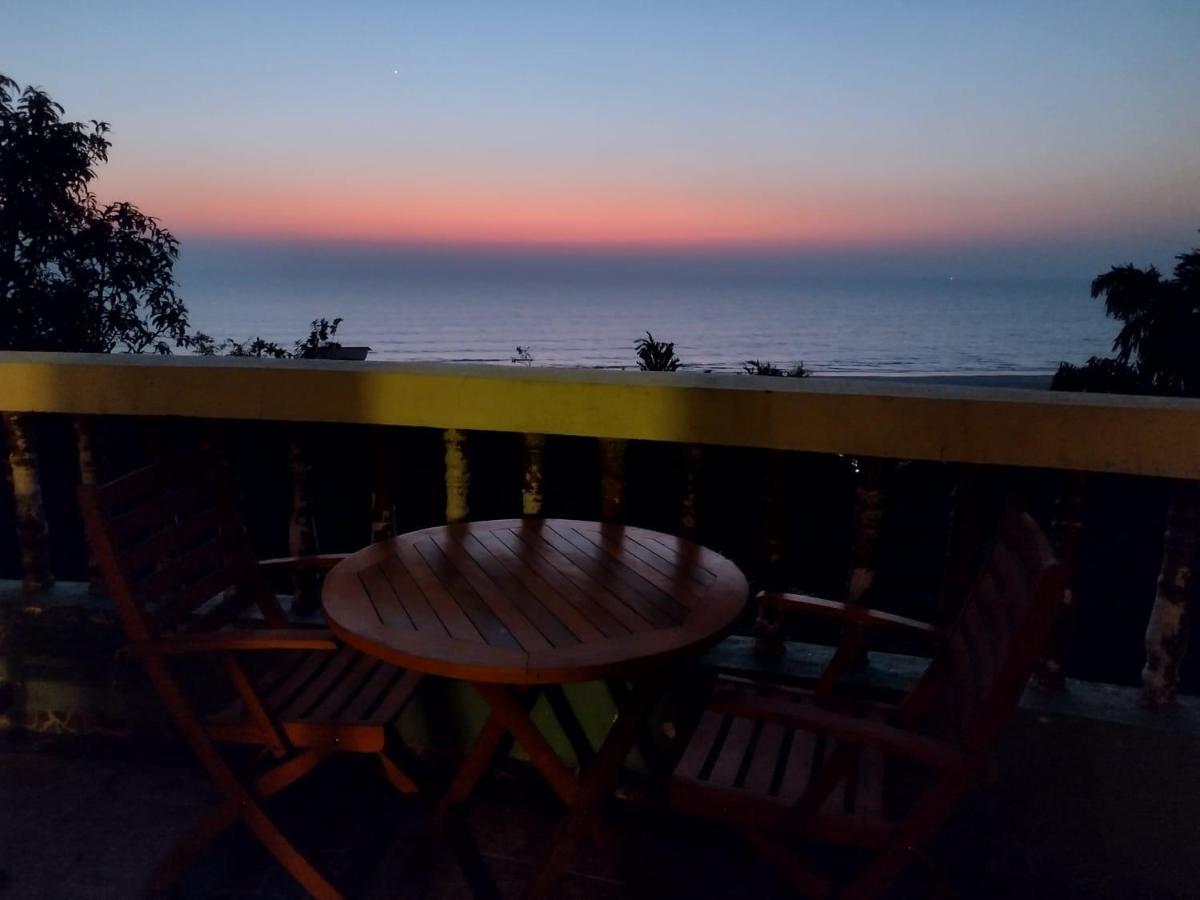 Villa Infinity By The Sea Murud  Buitenkant foto
