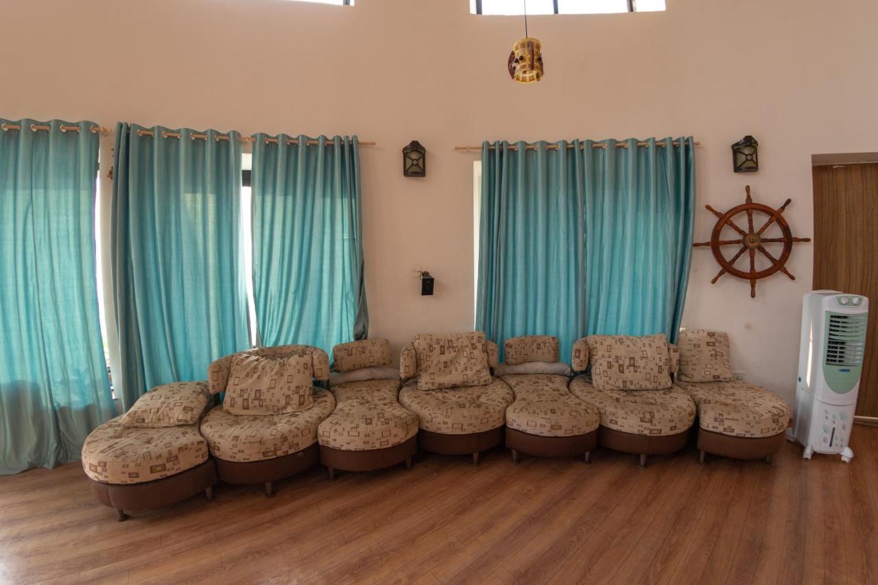 Villa Infinity By The Sea Murud  Buitenkant foto